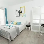 Ami *